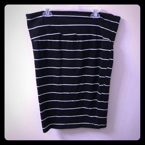 Torrid black & white stretchy pencil skirt, sz 0